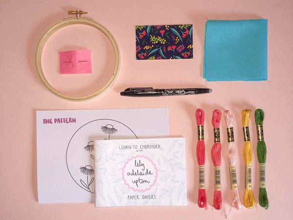 Mini Embroidery Kit - Paper Daisy