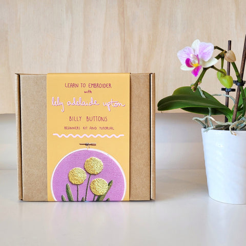 Mini Embroidery Kit - Billy Buttons